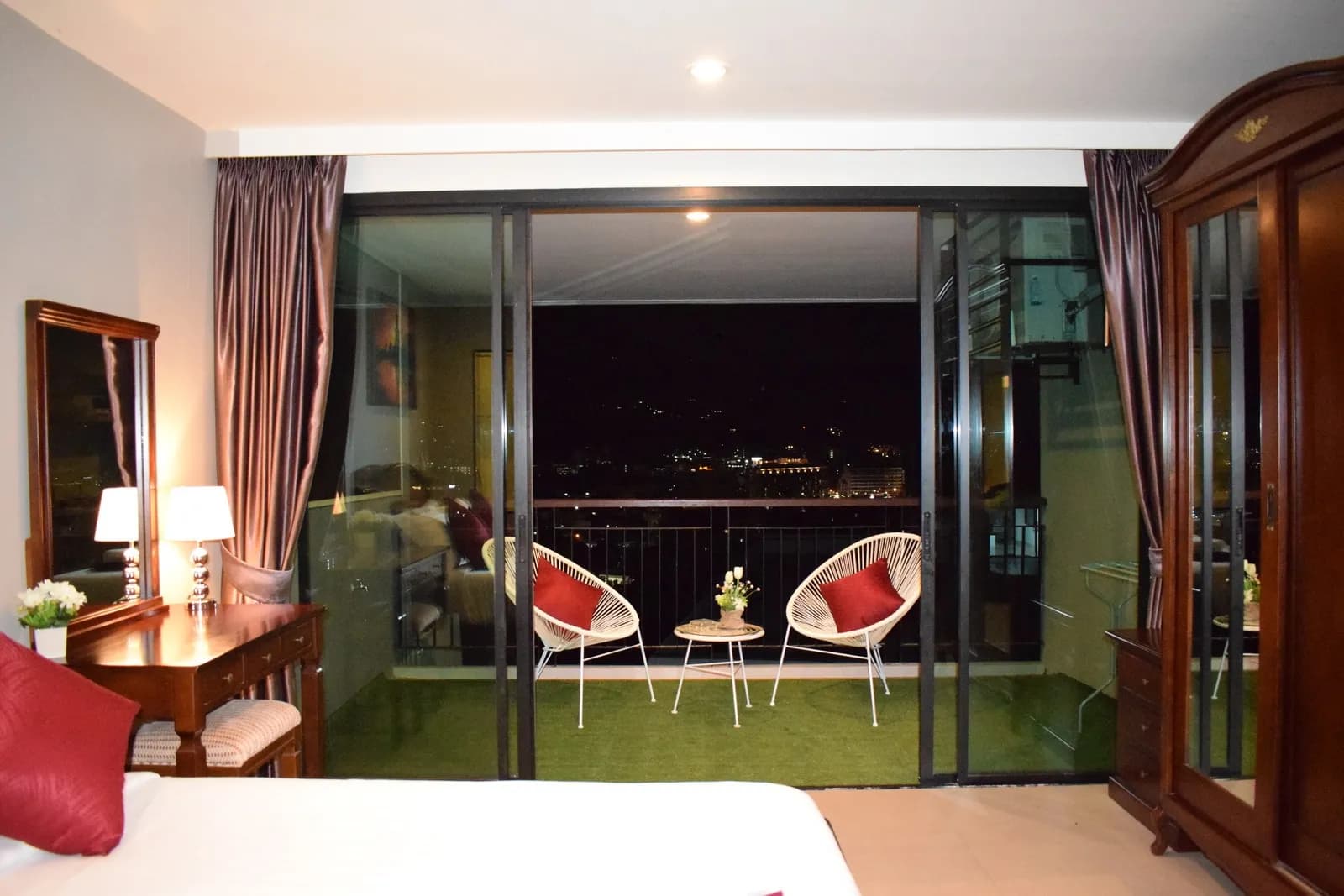 Sea View Studio Center of Patong - 4