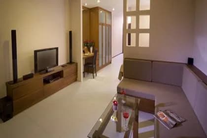 Avanta Garden/Pool Access Room - 3