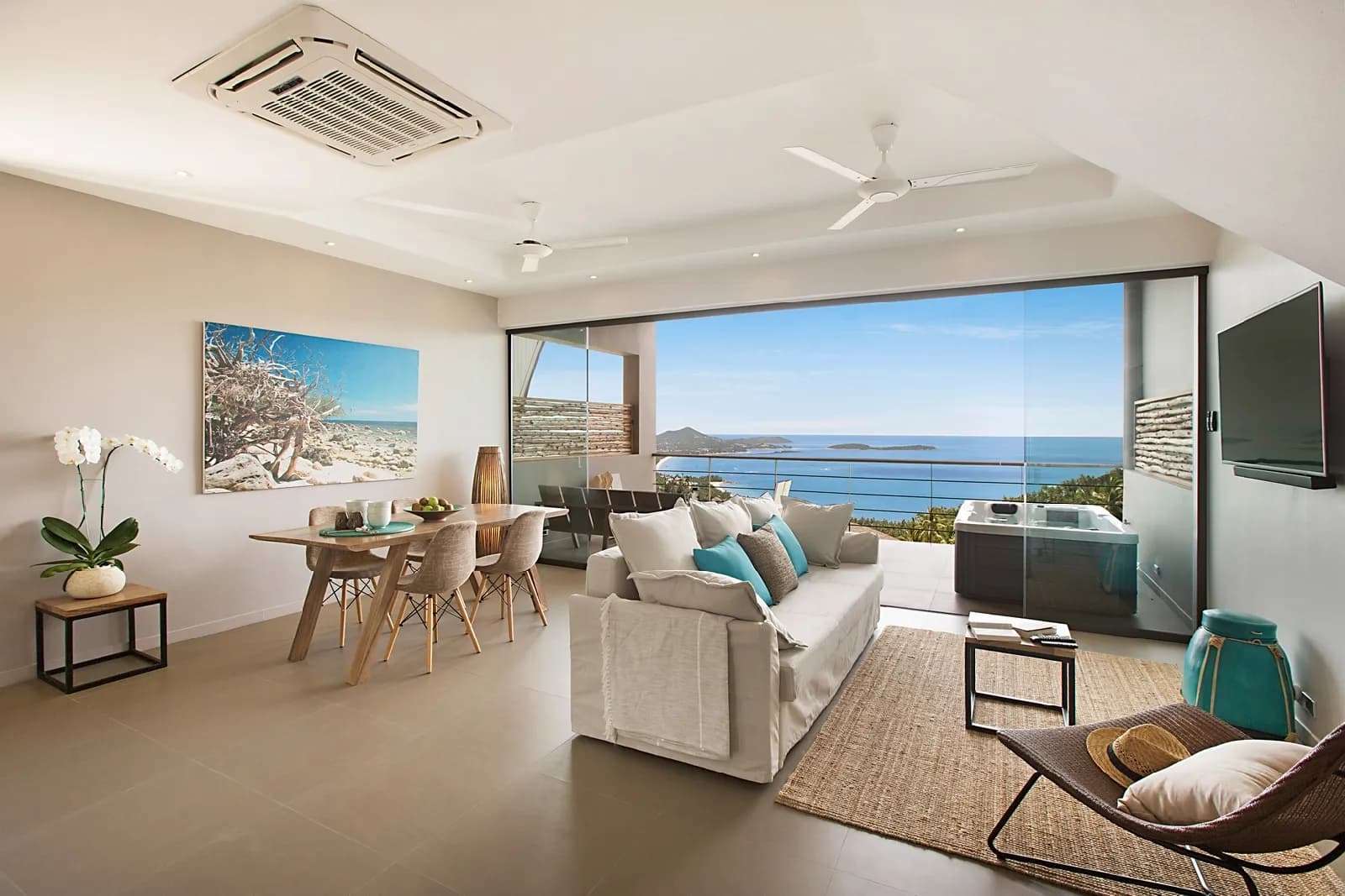 Penthouse Poda at Comoon