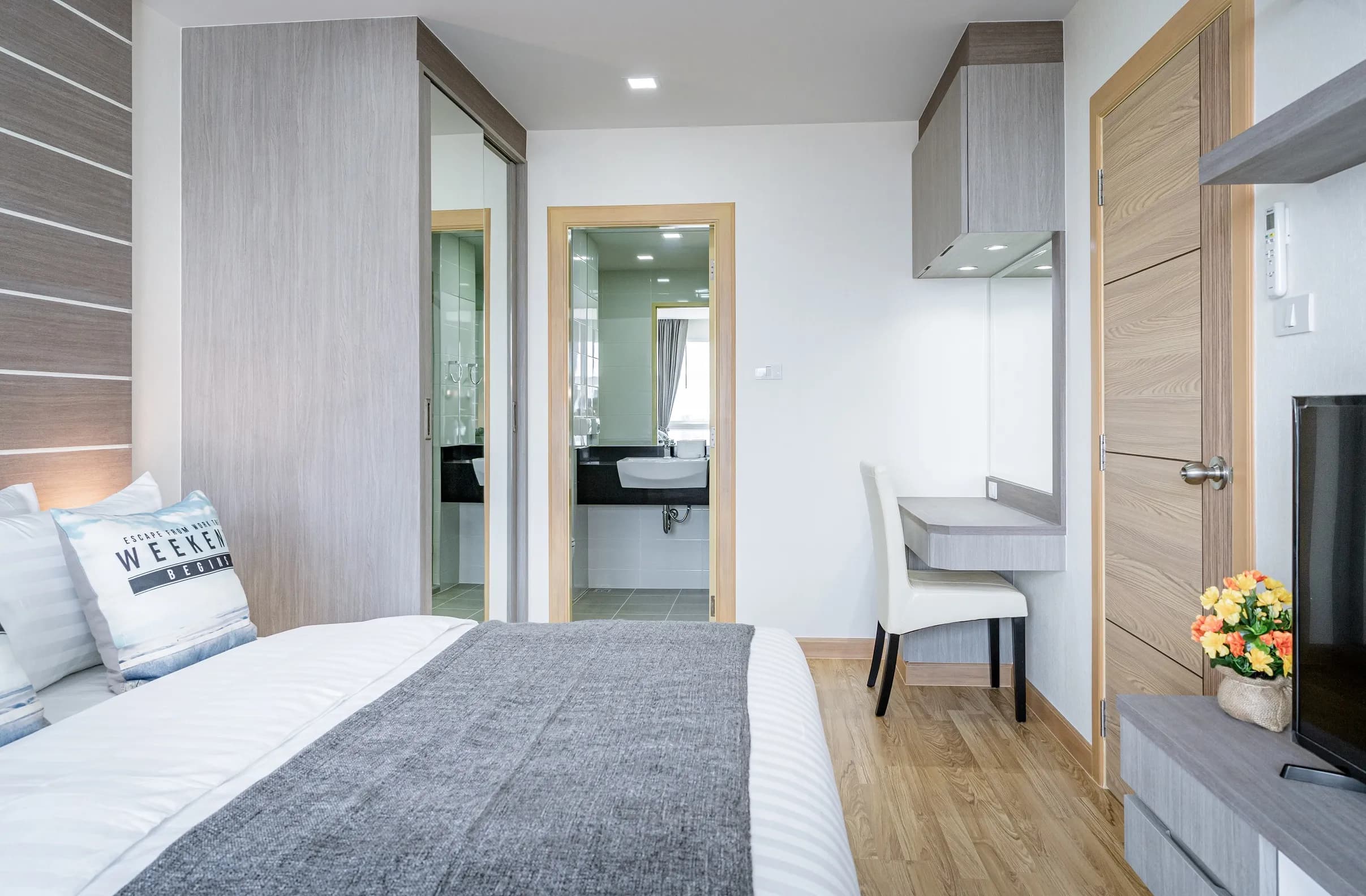 Whale Marina B817 - 5