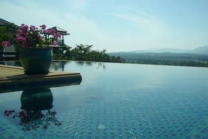 Lakewood Hills Villa 1